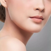 Il lifting non chirurgico che stimola la produzione di collagene Il lifting non chirurgico che stimola la produzione di collagene