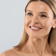 Passo dopo passo pelle più distesa con Ultherapy® i risultati del trattamento Passo dopo passo pelle più distesa con Ultherapy®: i risultati del trattamento