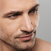 Ringiovanimento viso uomo: il lifting non chirurgico Ringiovanimento viso uomo